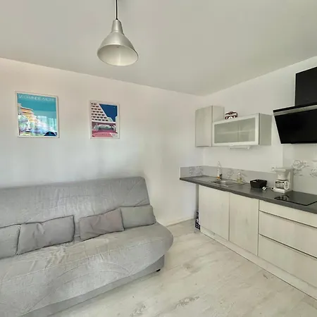 Confortable Pour 4 Pers Avec Parking A 10 Min De La - Fr-1-716-77 Apartment *
